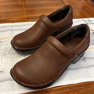 Clogs B.O.C brown size 7.5